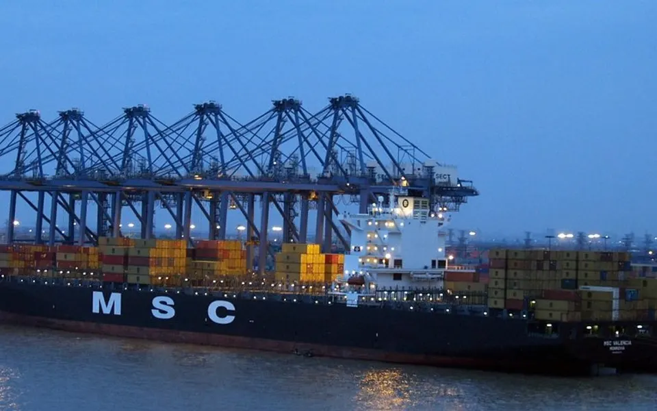 Ship Abroad: How Delivero Helps Pakistani Vendors Sell Overseas